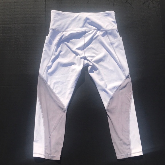 Athleta White & Tan Capri/Crop Leggings - Picture 11 of 13